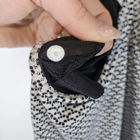 Lululemon Black & White Power Y Tank - Picture 8 of 8